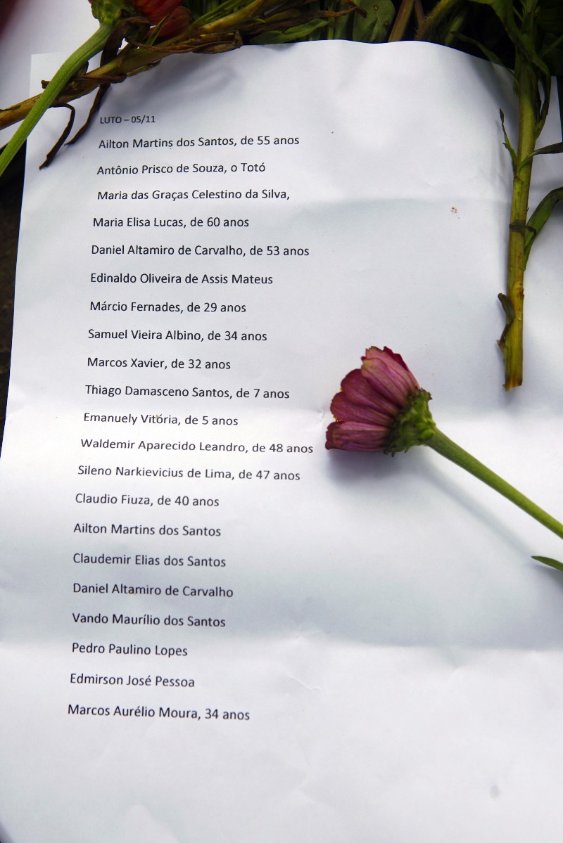 Lista com os nomes dos mortos e desaparecidos
